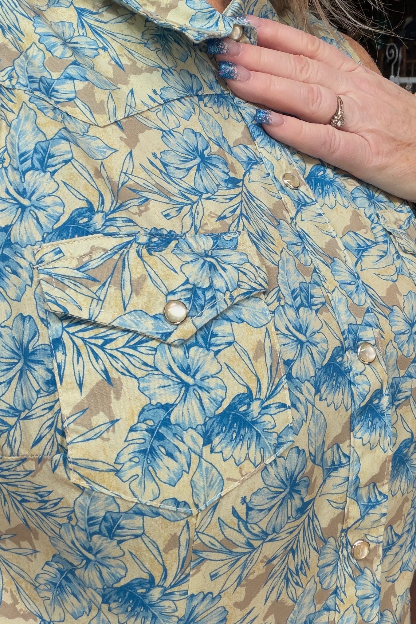 Women's Hibiscus Dreams Pearl Snap by Roper-Top-Roper/Stetson-Gallop 'n Glitz- Women's Western Wear Boutique, Located in Grants Pass, Oregon